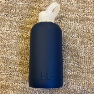 NWOT ** Navy Blue BKR glass water bottle